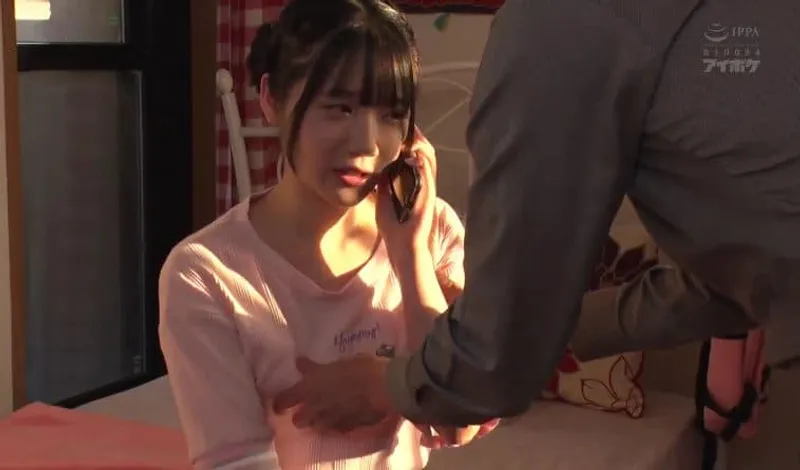 Bố dượng phát hiện bé xinh riêng của cô vợ là diễn viên jav