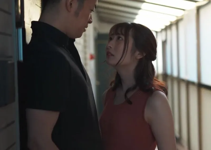 Cô vợ mang thai, tôi bị gợi cảm bởi bà xã nhà sát bên thường ở nhà một mình