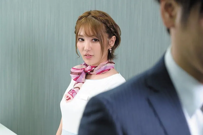 Cô lễ tân gợi cảm sếp: “sếp ơi em nện em có sướng hơn người vợ anh ?”