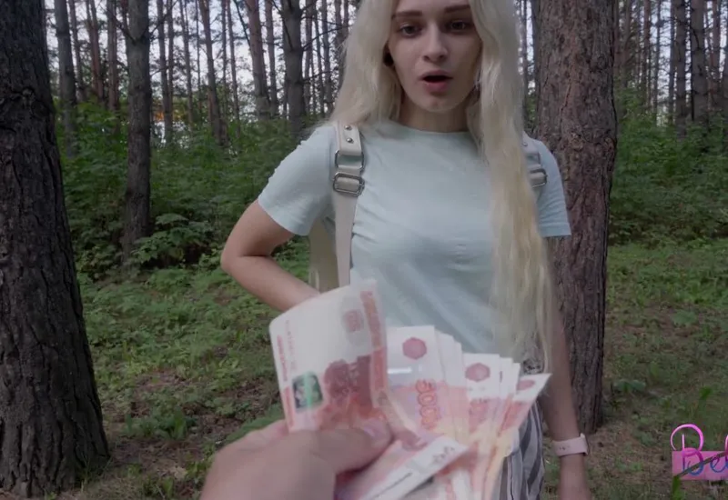 Dùng tiền gạ xoạc người yêu hám tiền ngay trong rừng vắng vẻ